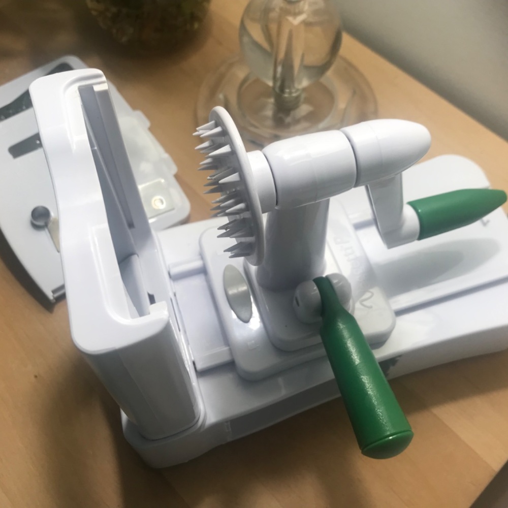 VeggittiPro Spiralizer - Picture 7 of 8